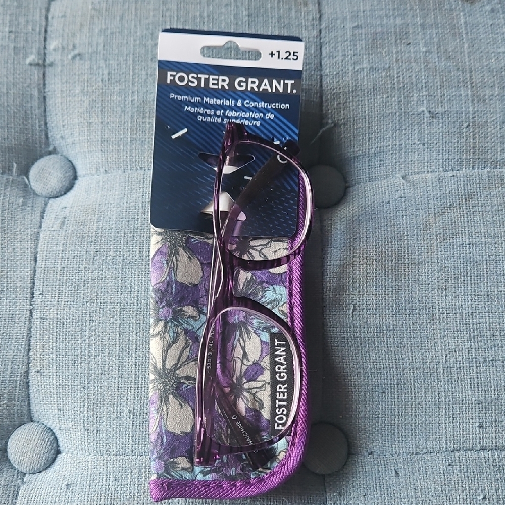 🌟3/$25🌟 Foster Grant Violet Glasses with Floral Case + 1.25